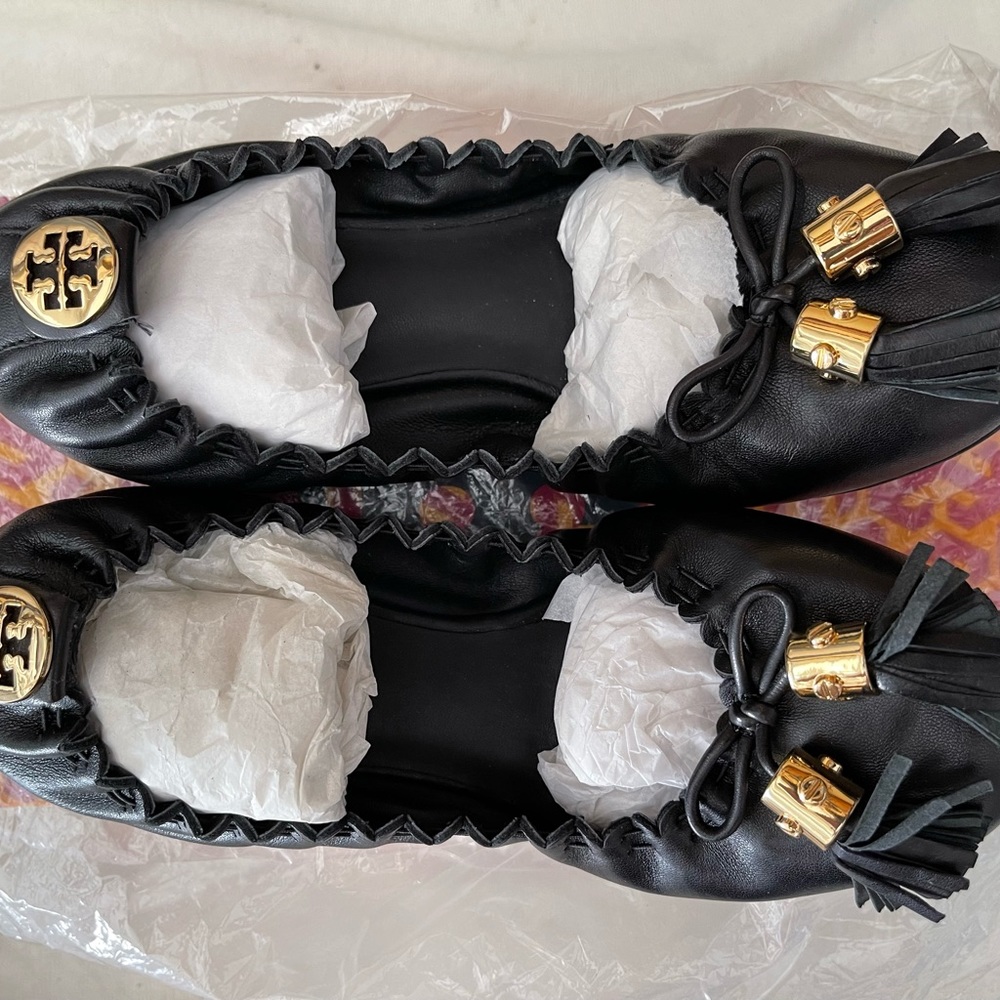 Tory Burch Leather Tassel Accents Ballet Flats (Black/Gold) - US 6.5